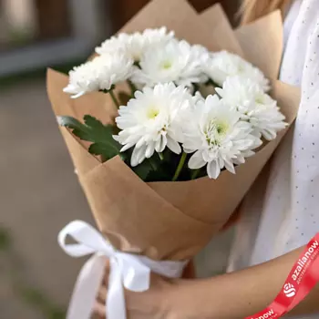 AZALIANOW ЦВЕТЫ. ПОДАРКИ. ДЕКОР Букет из 7 белых одноголовых хризантем в крафте