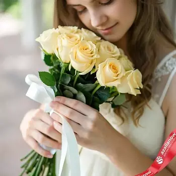 AZALIANOW ЦВЕТЫ. ПОДАРКИ. ДЕКОР Букет из 9 светло-желтых роз оформленных под ленту