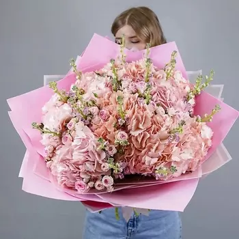 AZALIANOW ЦВЕТЫ. ПОДАРКИ. ДЕКОР Букет из гортензий