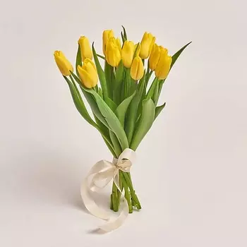 AZALIANOW ЦВЕТЫ. ПОДАРКИ. ДЕКОР Букет из желтых тюльпанов