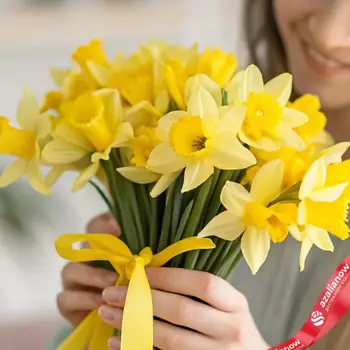 AZALIANOW ЦВЕТЫ. ПОДАРКИ. ДЕКОР Яркий весенний букет из 19 желтых нарциссов