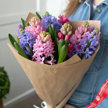 AZALIANOW ЦВЕТЫ. ПОДАРКИ. ДЕКОР Яркий весенний букет из 15 разноцветных гиацинтов в крафте