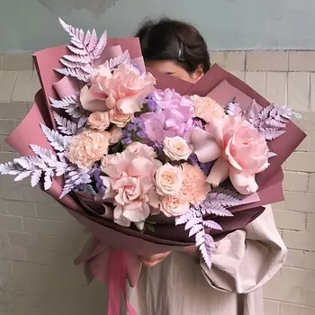 BLOOM ROOM Авторский букет цветов Bишнёвый сад