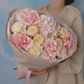 BLOOM ROOM Букет цветов Розовое облако