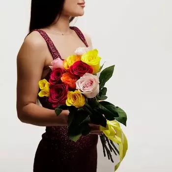 БУКЕТНАЯ ЛАВКА 11 Роз микс с атласной лентой