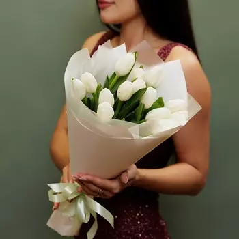 БУКЕТНАЯ ЛАВКА 15 белоснежных тюльпанов