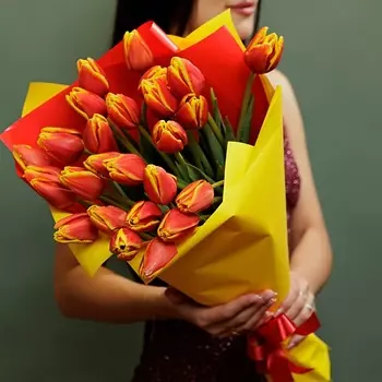 БУКЕТНАЯ ЛАВКА 25 тюльпанов ДЕНМАРК