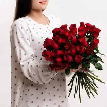 БУКЕТНАЯ ЛАВКА 35 Красных роз