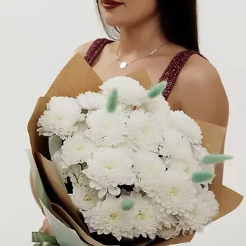 БУКЕТНАЯ ЛАВКА Букет из пышных хризантем