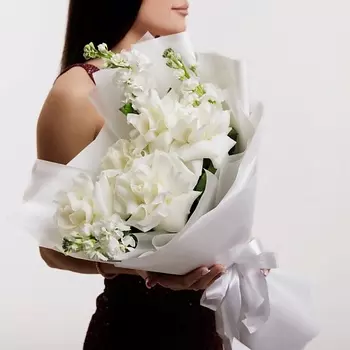 БУКЕТНАЯ ЛАВКА Французские розы с маттиолой