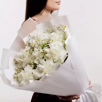 БУКЕТНАЯ ЛАВКА Французские розы с ромашкой