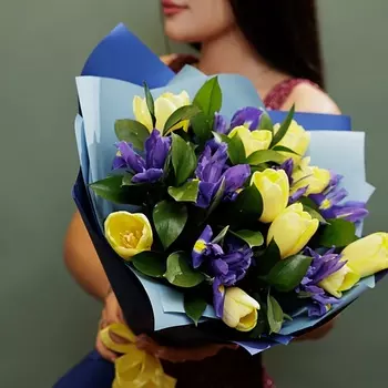 БУКЕТНАЯ ЛАВКА Ирисы и тюльпаны