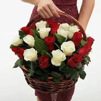 БУКЕТНАЯ ЛАВКА Корзина роз