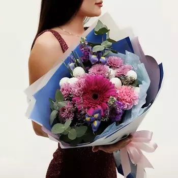 БУКЕТНАЯ ЛАВКА Сборный букет с яркой герберой