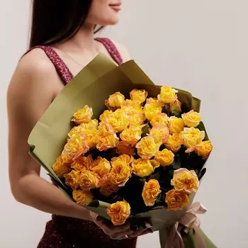 БУКЕТНАЯ ЛАВКА Яркие кустовые розы