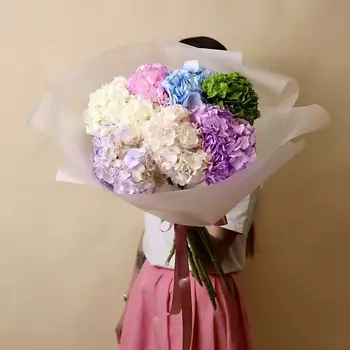 БУКЕТНЫЙ ДОМИК Букет из 7 гортензий