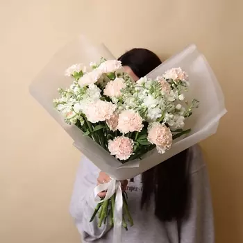 БУКЕТНЫЙ ДОМИК Дуо-букет 11 гвоздик с маттиолой