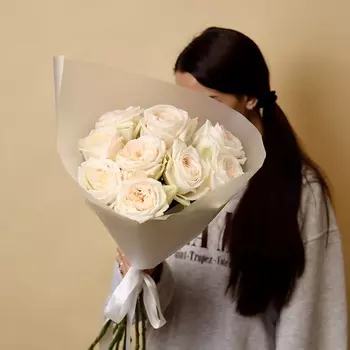 БУКЕТНЫЙ ДОМИК Моно-букет из 9 роз Охара