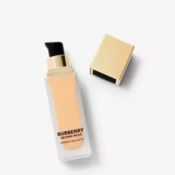 BURBERRY Матовая тональная основа Beyond Wear Perfecting Matte Foundation