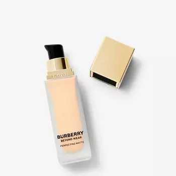 BURBERRY Матовая тональная основа Beyond Wear Perfecting Matte Foundation