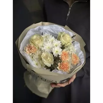 БУТОН ЦВЕТОЧНЫЙ БУТИК Букет живых цветов с розами и хризантемой