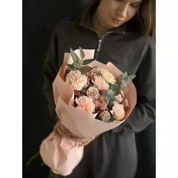 БУТОН ЦВЕТОЧНЫЙ БУТИК Букет живых цветов с розой и диантусом