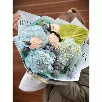 БУТОН ЦВЕТОЧНЫЙ БУТИК Букет живых цветов с антуриумом