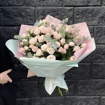 CITY FLOWERS Букет "Букет из кустовой розы Bombastic"