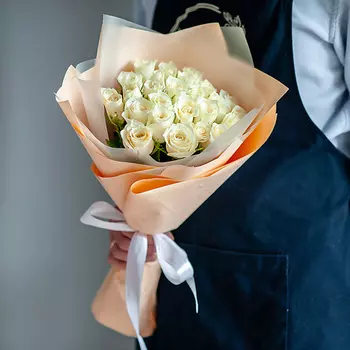 ЦВЕТНИК ЦВЕТЫ И ПОДАРКИ 25 белых кенийских роз