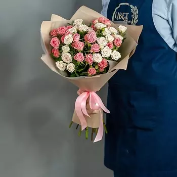 ЦВЕТНИК ЦВЕТЫ И ПОДАРКИ Букет кустовых роз в нежных тонах