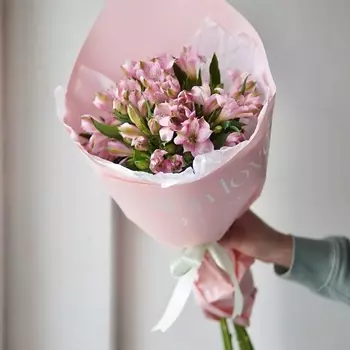 ЦВЕТОЧНАЯ МАСТЕРСКАЯ VETKA Букет из розовой альстромерии