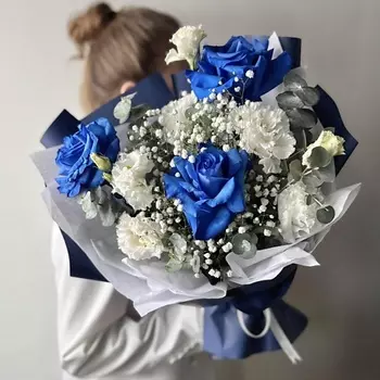 ЦВЕТОЧНАЯ МАСТЕРСКАЯ VETKA Синие розы и белая эустома