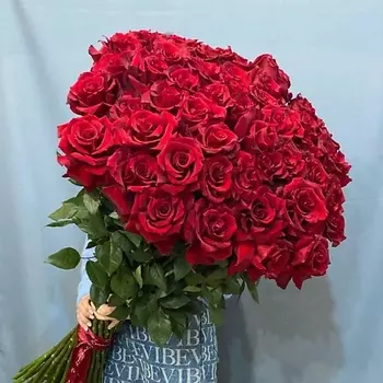 ЦВЕТОЧНЫЙ БАР LOFТ 51 роза высотой 110-120см