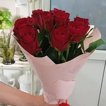 ЦВЕТЫ ДЛЯ ВАС Букет из 9 красных роз в упаковке (Кения)