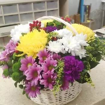 ЦВЕТЫ ДЛЯ ВАС Композиция в корзине 35х35 см