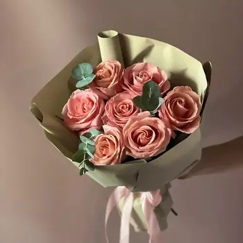 ЦВЕТЫ И ШТУЧКИ Букет из 7 розовых роз