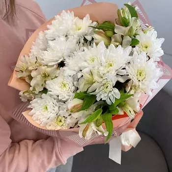 ЦВЕТЫ+ПОДАРКИ Букет из хризантемы и альстромерии