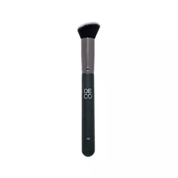 DECO. Кисть для нанесения тона синтетическая скошенная №102 MAKE UP BRUSH FACE