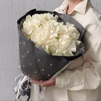 DOLCE LA VITA Букет из 7 белых французских роз