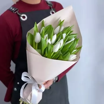 ДОМ ЦВЕТОВ АННЫ БАКАЛОВОЙ Букет из некрупных белых тюльпанов