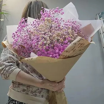 ДОМ ЦВЕТОВ АННЫ БАКАЛОВОЙ Букет из радужной гипсофилы. Тёплые оттенки