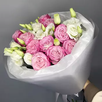 ELEVEN FLOWERS Ажурный букет из эустомы и пионовидных роз