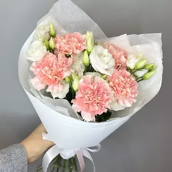 ELEVEN FLOWERS Букет-комплимент из эустомы и диантусов