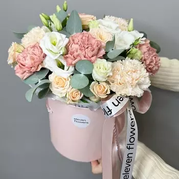 ELEVEN FLOWERS Нежная композиция из эустомы и кустовых роз