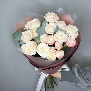 ELEVEN FLOWERS Нежно-розовые кустовые пионовидные розы