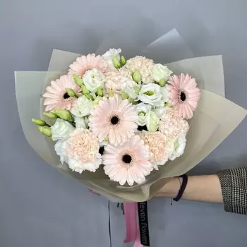 ELEVEN FLOWERS Нежный букет из эустомы и гербер