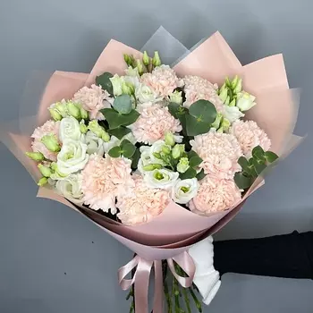 ELEVEN FLOWERS Нежный букет из эустомы и диантусов