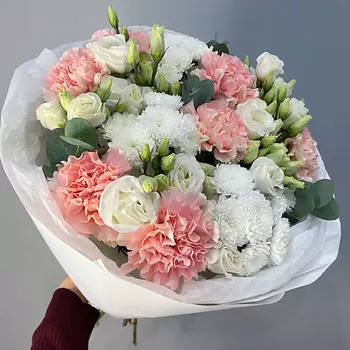 ELEVEN FLOWERS Воздушный букет из эустомы и диантусов
