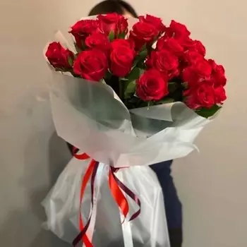 FANTASY Красные розы 25 шт