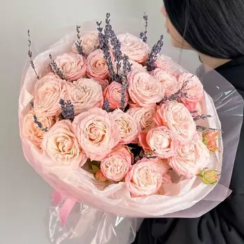 FLORES Розовые пионовидные кустовые розы с ароматной лавандой